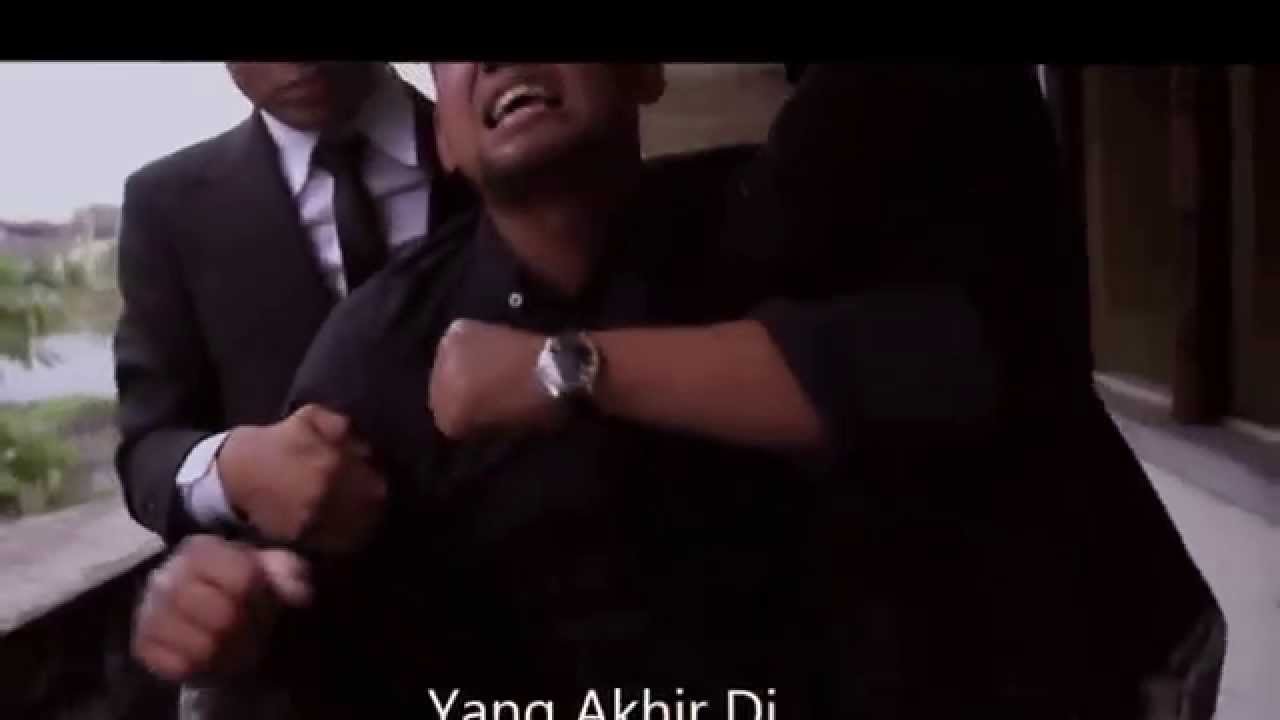 Azlan & The Typewriter - Pasar Karat [Official MTV]