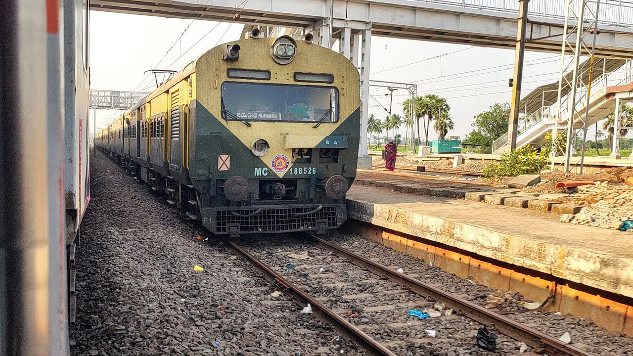 130 KMPH Journey Navjeevan Express | Indian railways