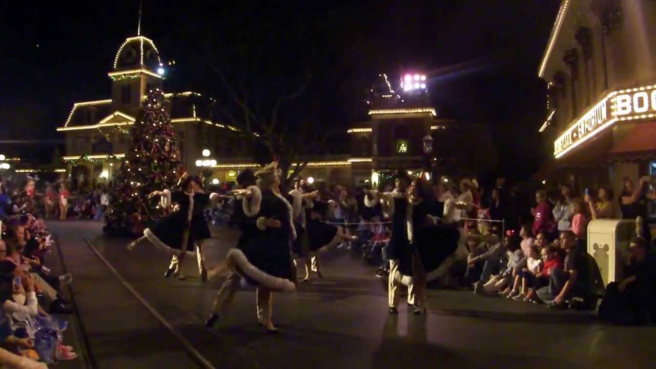 DESFILE DE NAVIDAD EN DISNEYLANDIA CALIFORNIA NOV 9 , 2013 ( HD )