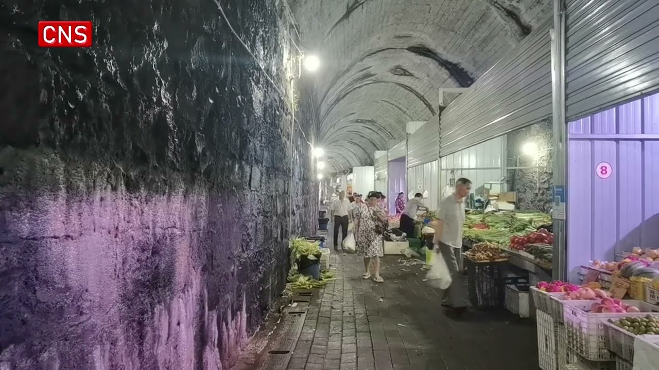 Railway tunnel market popular in southwest China's Chongqing