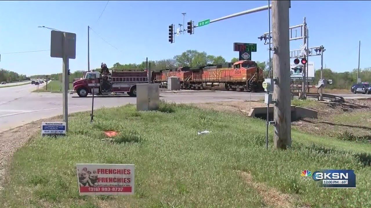 BNSF train catches fire, blocking busy Wichita crossing