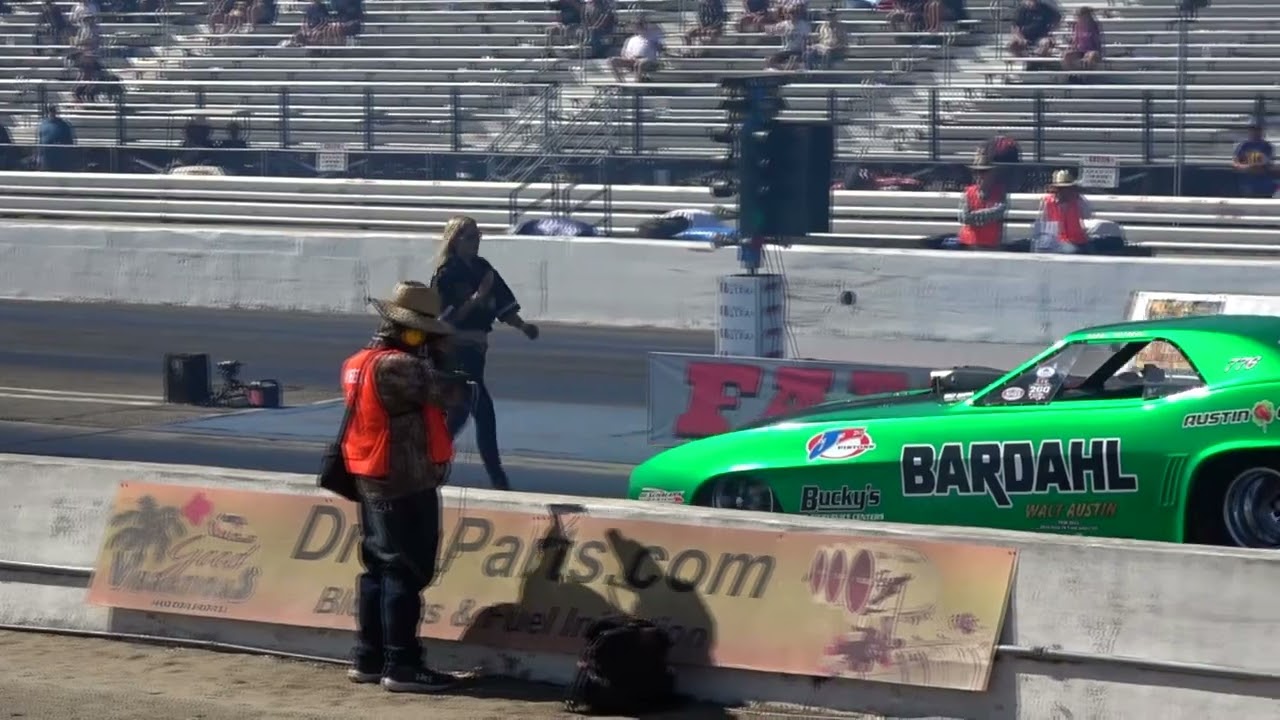 Nostalgia Funny Car finals-Wally Parks Nostalgia Nationals Famoso