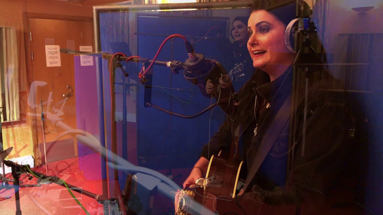 Lorraine O'Reilly performing I'm on Fire