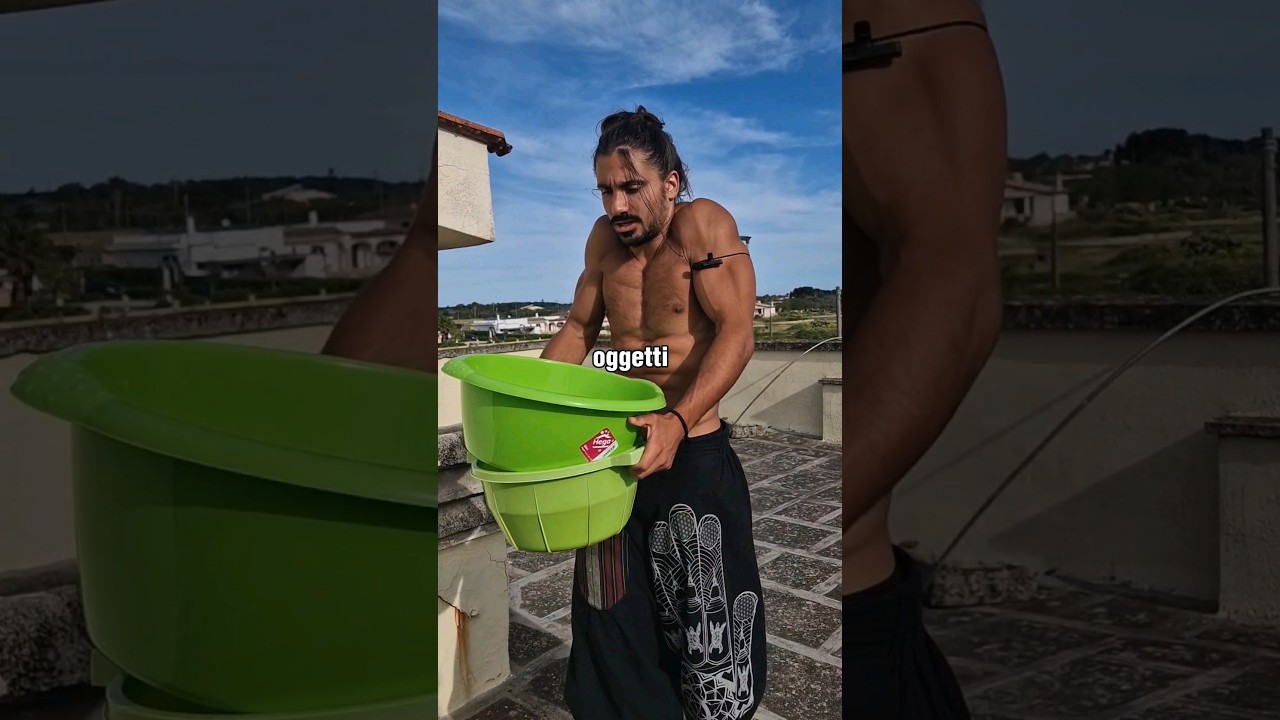 Le SPALLE CHIUSE ti rendono pi&ugrave; BRUTTO (correggile cos&igrave;) #workout