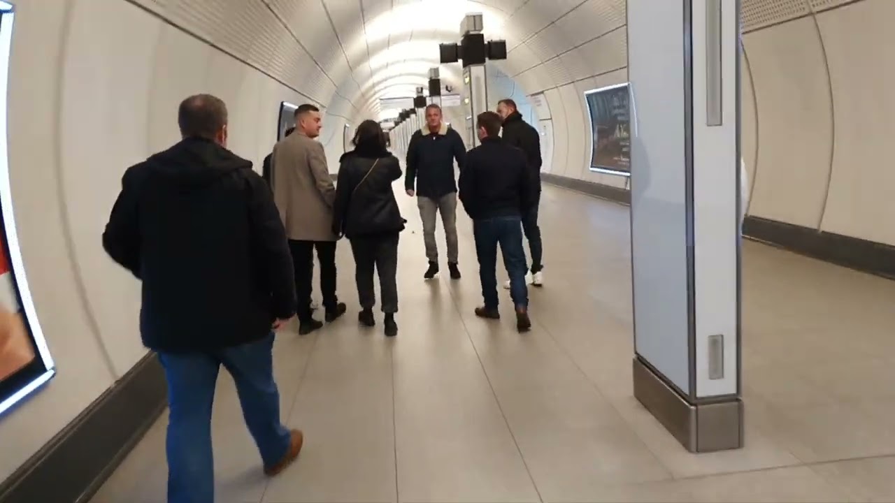 Walking from Moorgate to Liverpool Street