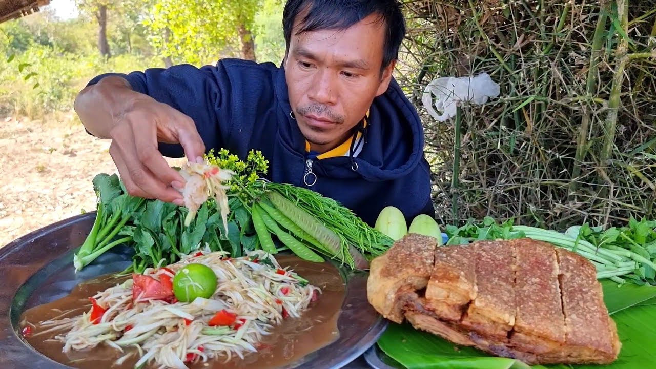 ຫມູກອບຕຳຫຸ່ງ ส้มตำหมูกรอบ - ບົວໄລ,บัวไล