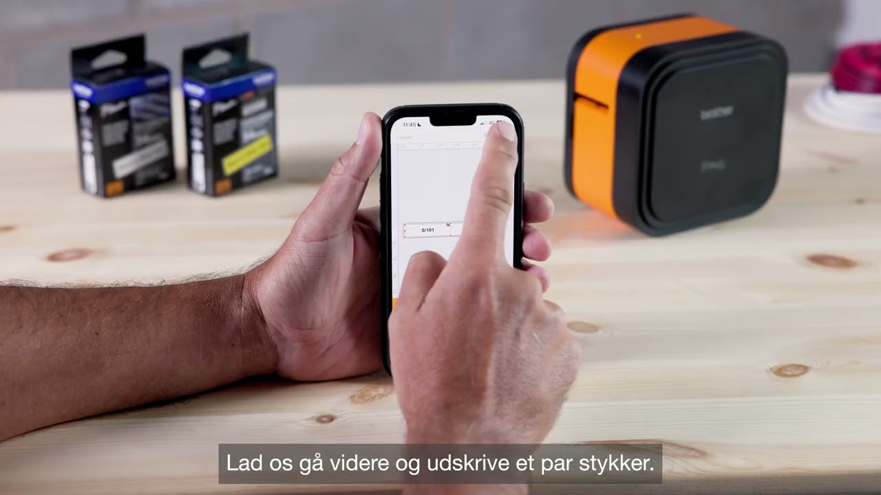 Sådan udskriver du frontpladelabels fra din Brother PT-E920BT labelprinter.