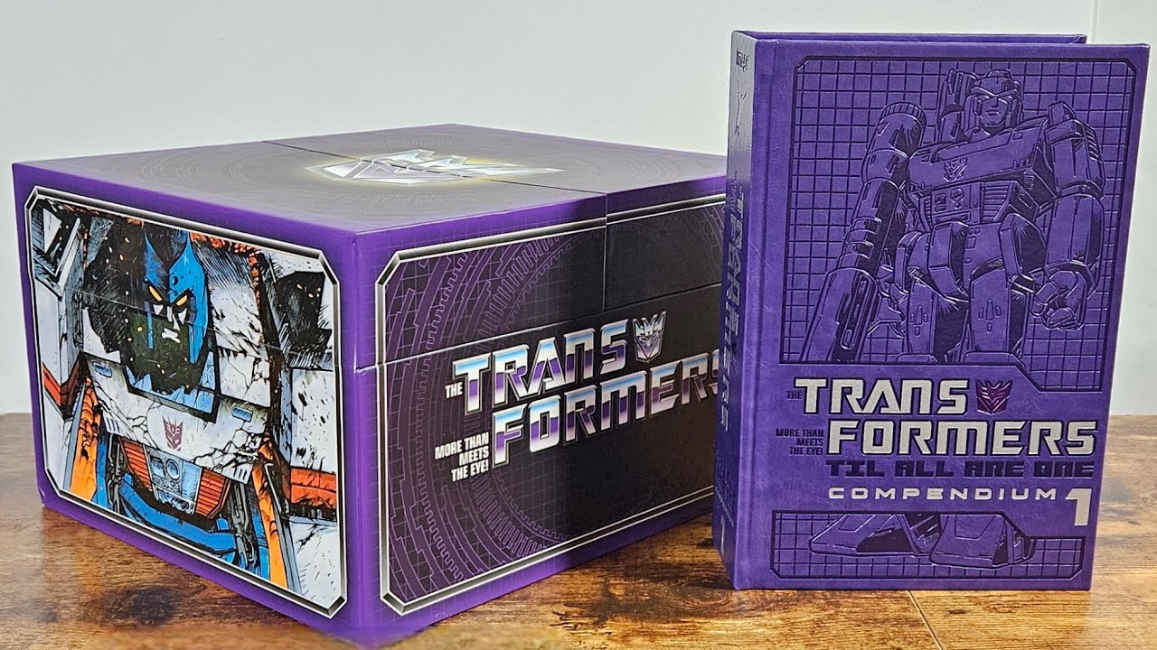 Распаковка бокс-сета Transformers Til All Are One Compendium.