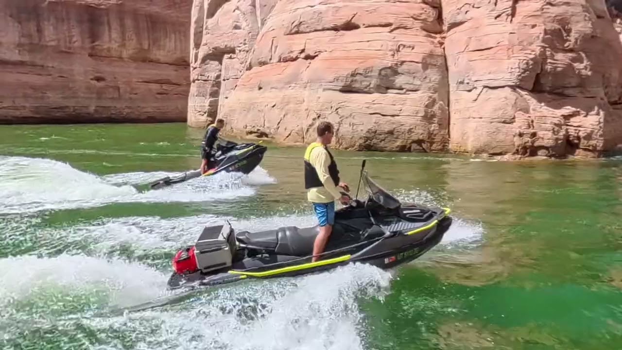 Hit the wall - Seadoo sinking - How do we get back ?? 