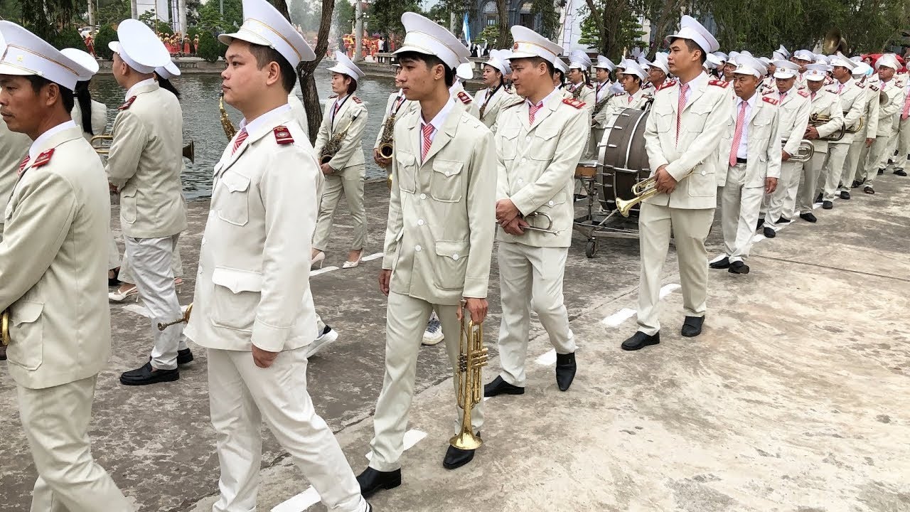 Đón Đoàn Lễ Nghi Vào Dâng Thánh Lễ Đồng Tế Tại Nhà Thờ Giáo Xứ Xương Điền Giáo Phận Bùi Chu 