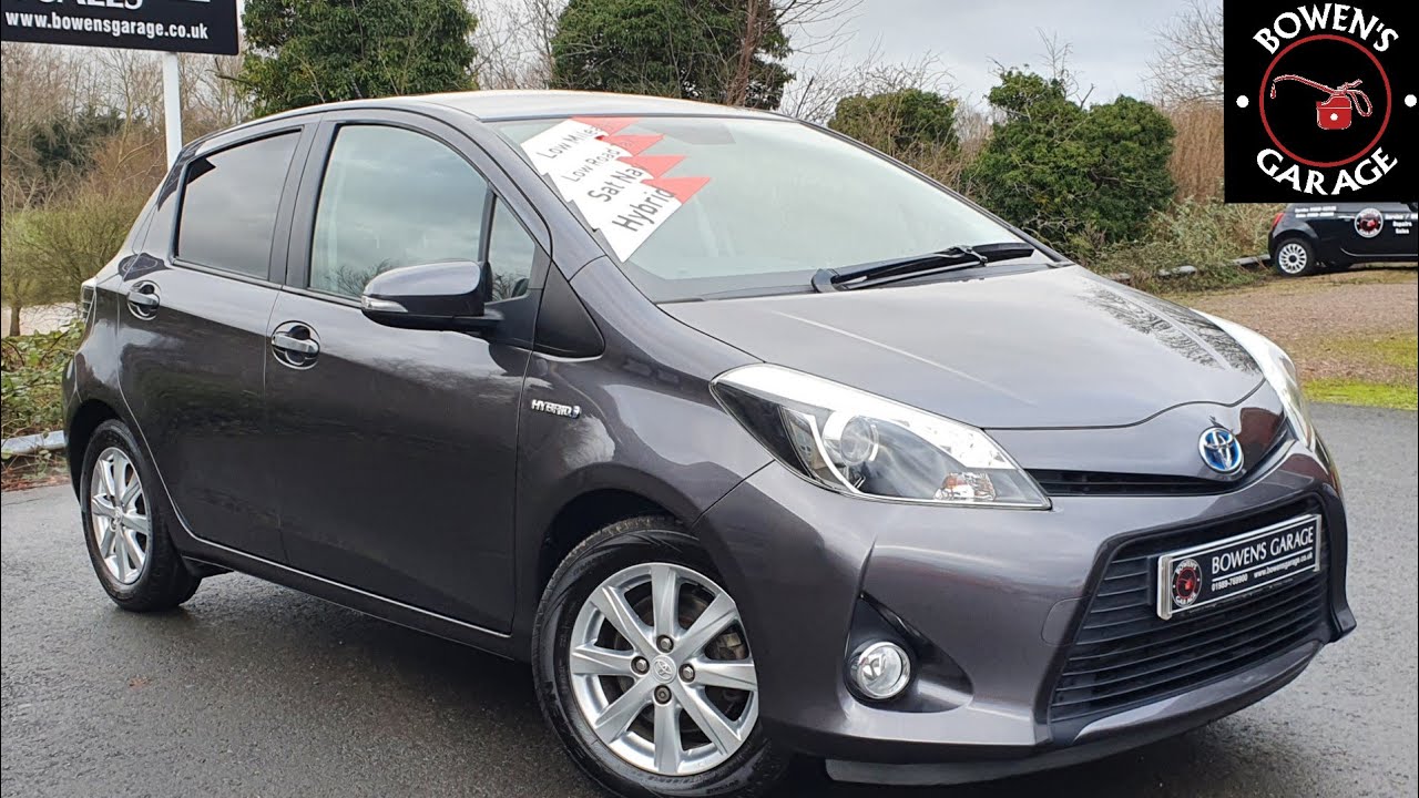 2014 (14) Toyota Yaris Icon Plus (Nav) 1.5 Hybrid Auto 5Dr in Decuba Grey. 24k Miles. FSH. £8990