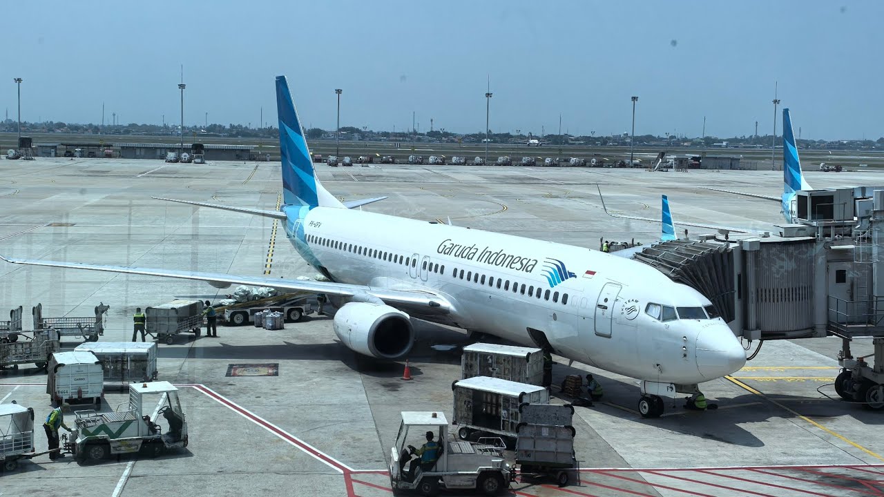 Jakarta - Denpasar Garuda Indonesia GA422 Boeing 737-800