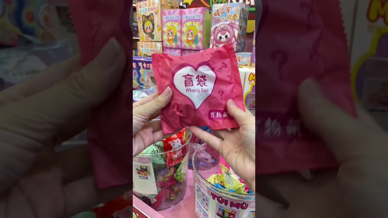 Mới sắm cái túi trong suốt nên phải mua thêm túi mù bỏ vào nè  