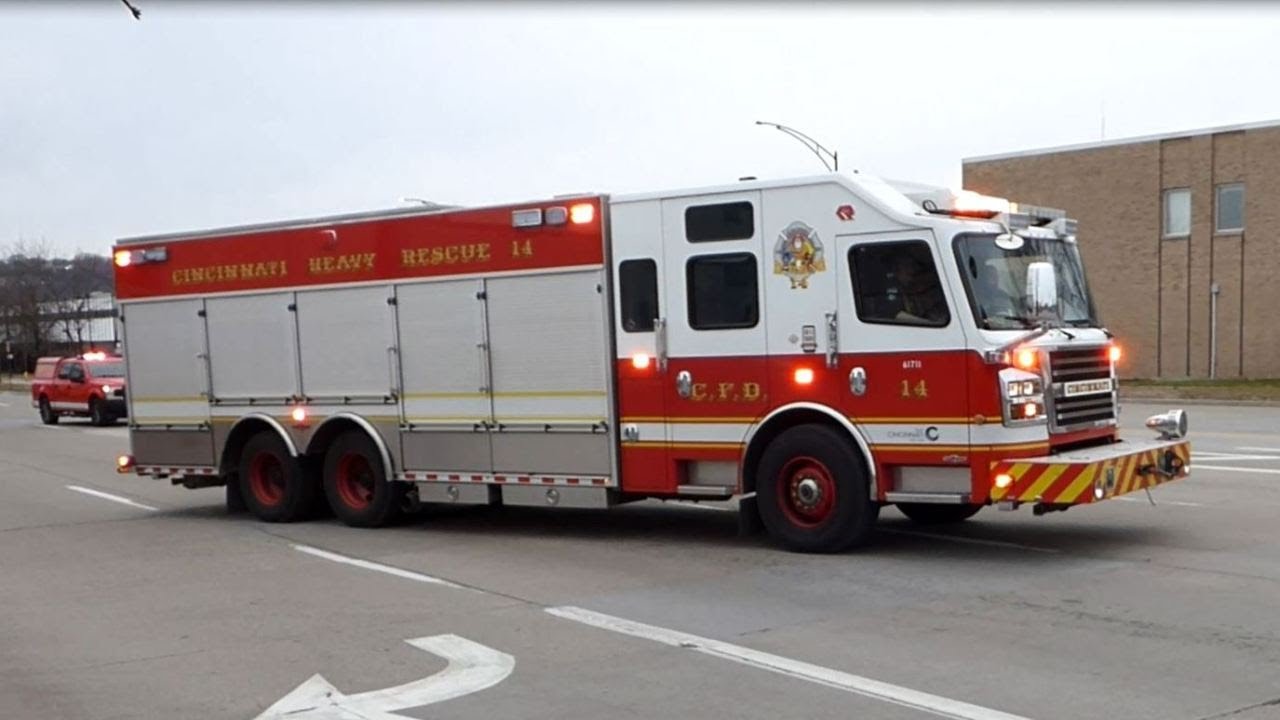 Cincinnati Heavy Rescue 14 Responding - with Q!