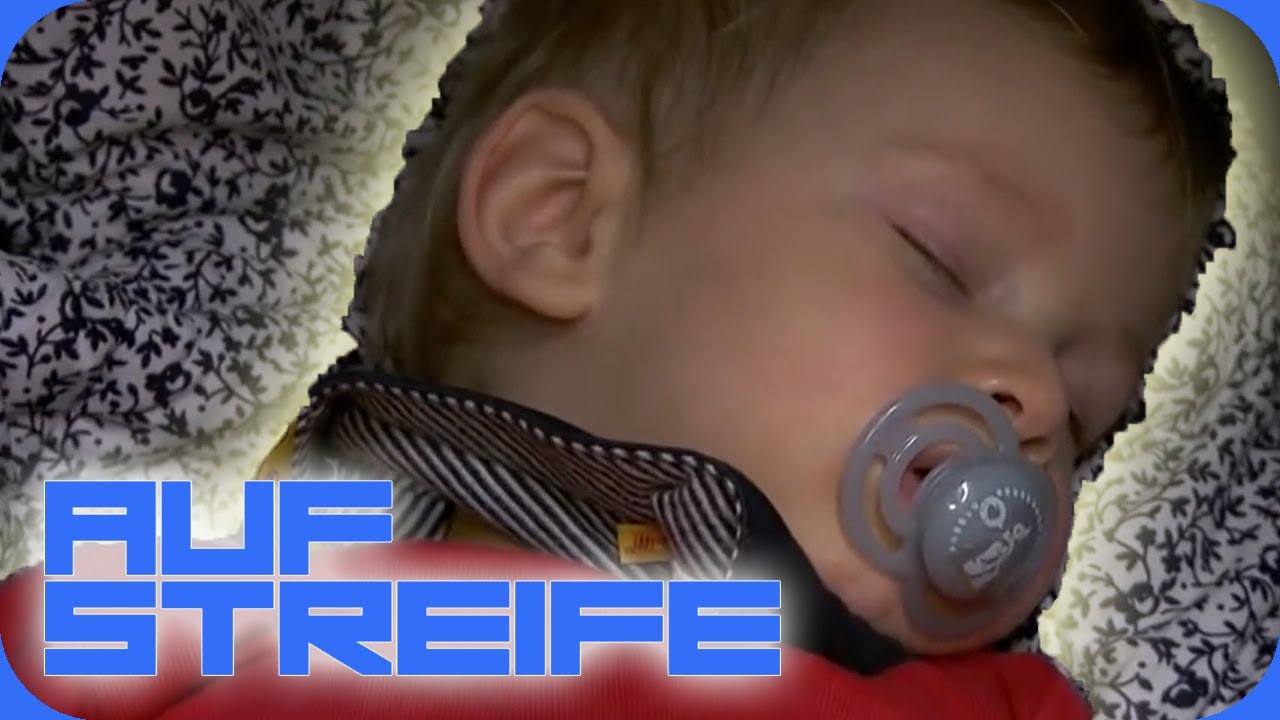 Kind ausgesetzt? Warum stand der Kinderwagen allein auf der Landstraße? | Auf Streife | SAT.1