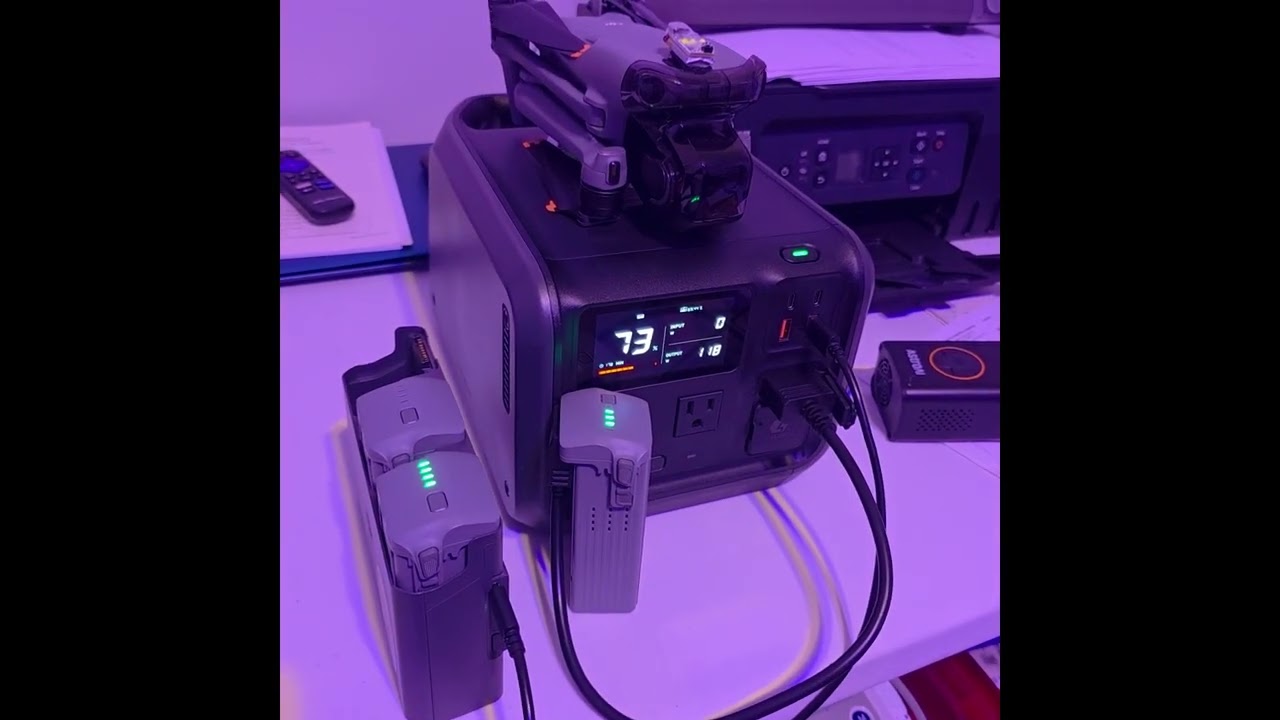 DJI Power 500 charging the Air 3