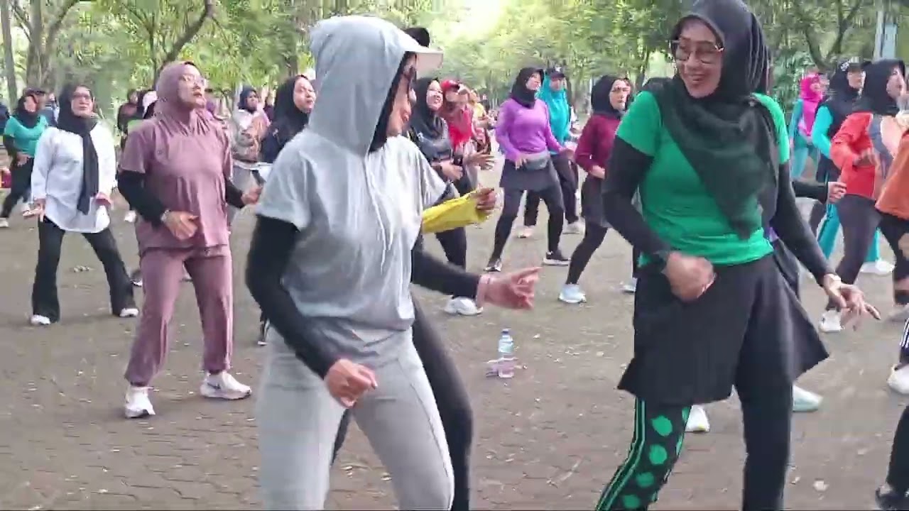 4 jawara tego mba fitri..mba nisa mba reni juga mba silvi semangat ya besti 😅😅😅😅 😍