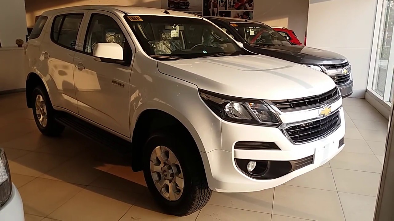 2017 Chevrolet Trailblazer 2.8 LT 6spd A/T Full Review (Start Up, In Depth Tour & Engine)