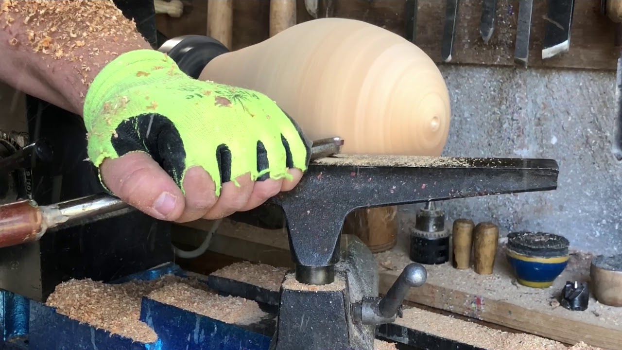 Bottlebrush Vase