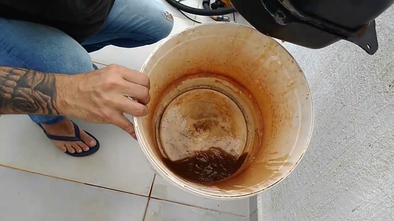 FERRUGEM NO TANQUE DA BIZ 100 ANO 2014, MECÂNICO CONDENOU,CONSEGUI RESOLVER IRRA!!!