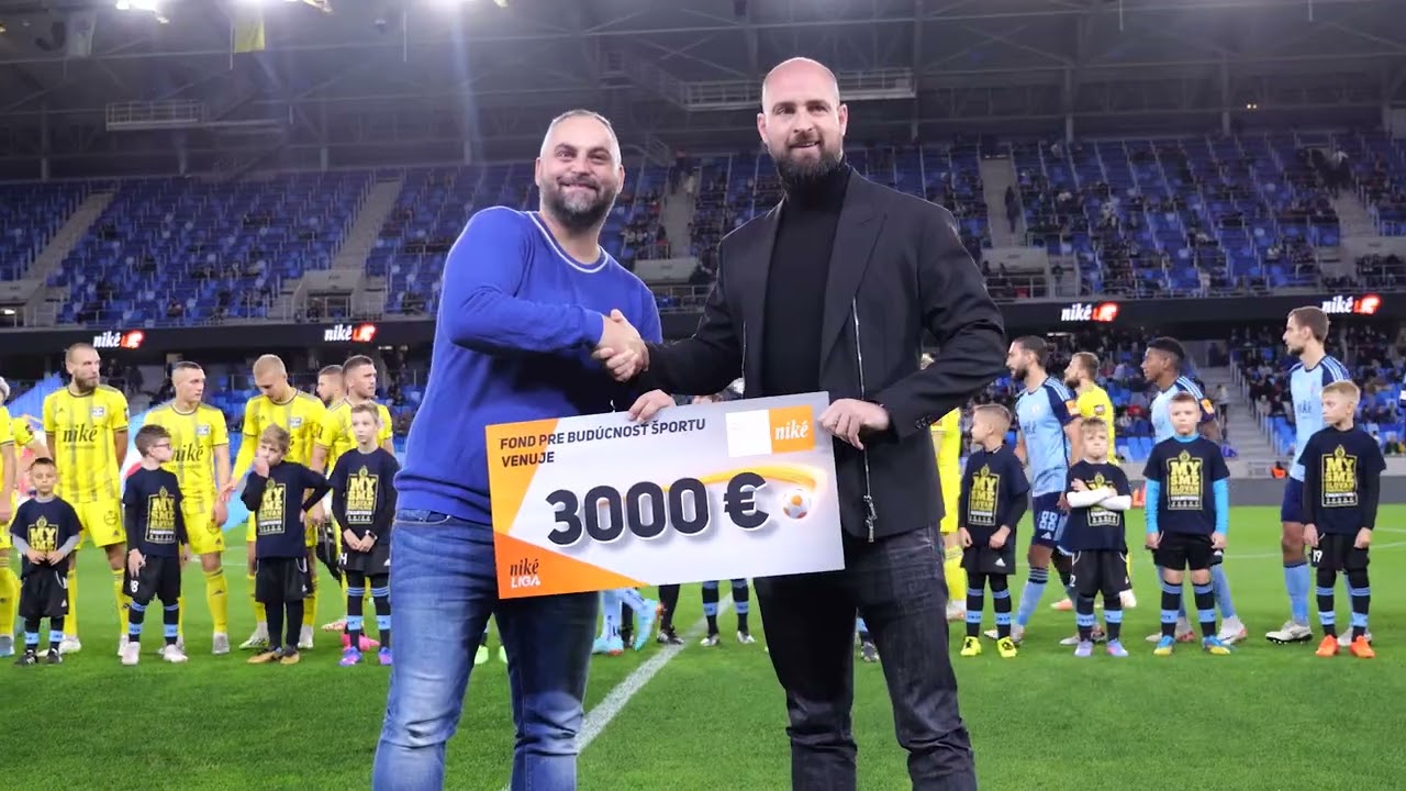 DAROVAČKA z&aacute;pas mesiaca Spartak Trnava - Slovan Bratislava