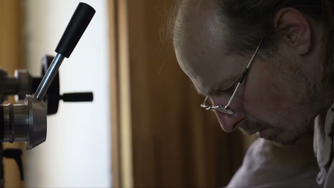 Reconstructing a 2000years old music instrument, the Louvre aulos.