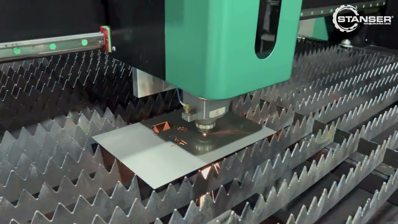 Marcado de acero con CNC Láser fibra de corte y demo en vivo de corte con aire, conócelo.