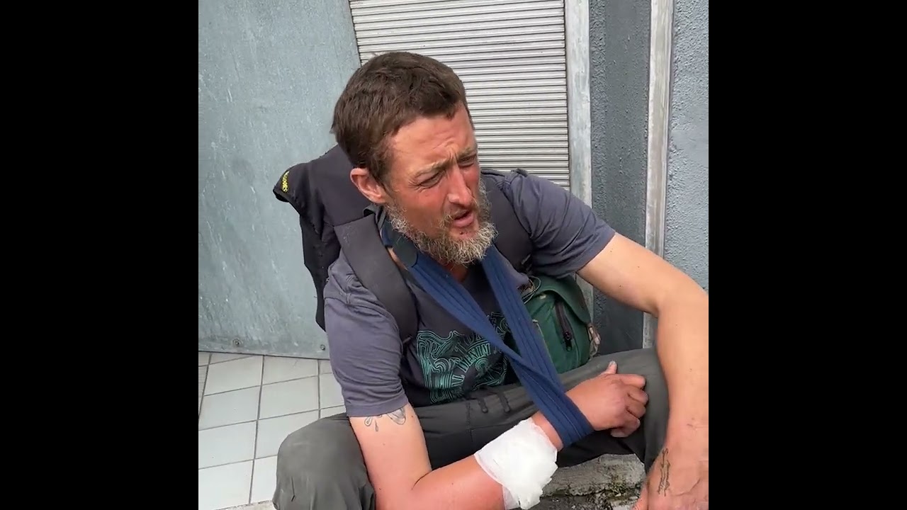 Found This American Homeless Man Was About To Lose His Arm
