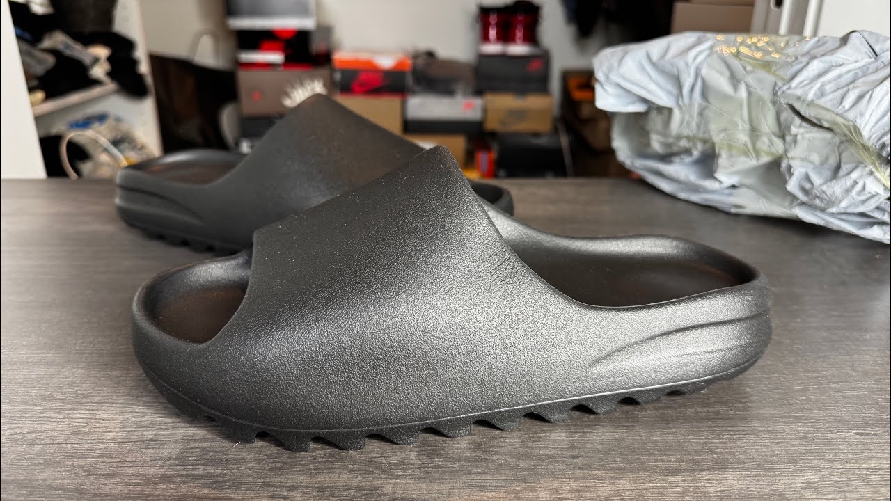 Стоят ли шлепанцы Yeezy стоимостью 20 долларов?