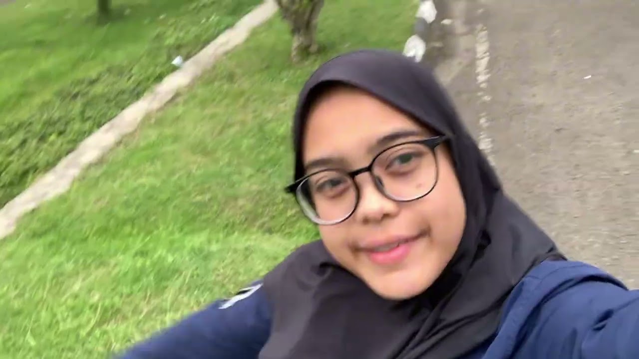 IBU SOSIALITA LAGI MAIN KE BRIGIF