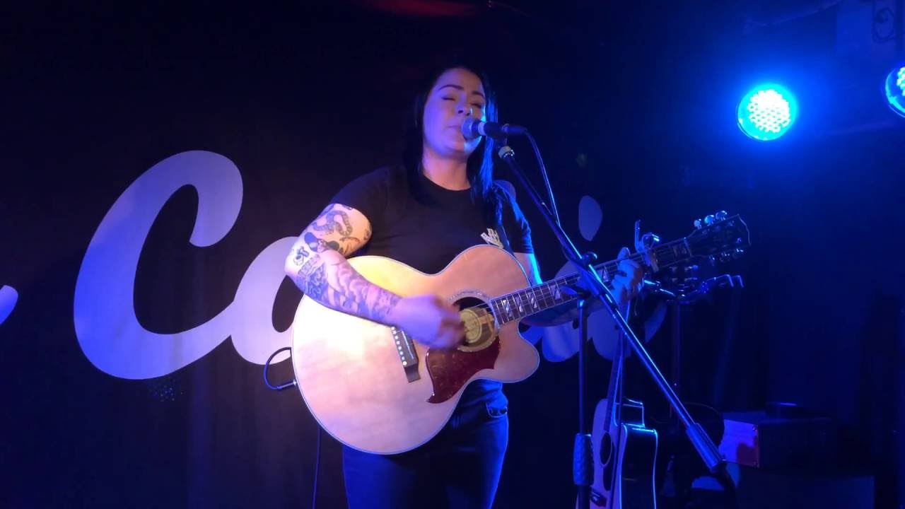 Lucy Spraggan - Puppy Dog Eyes HD