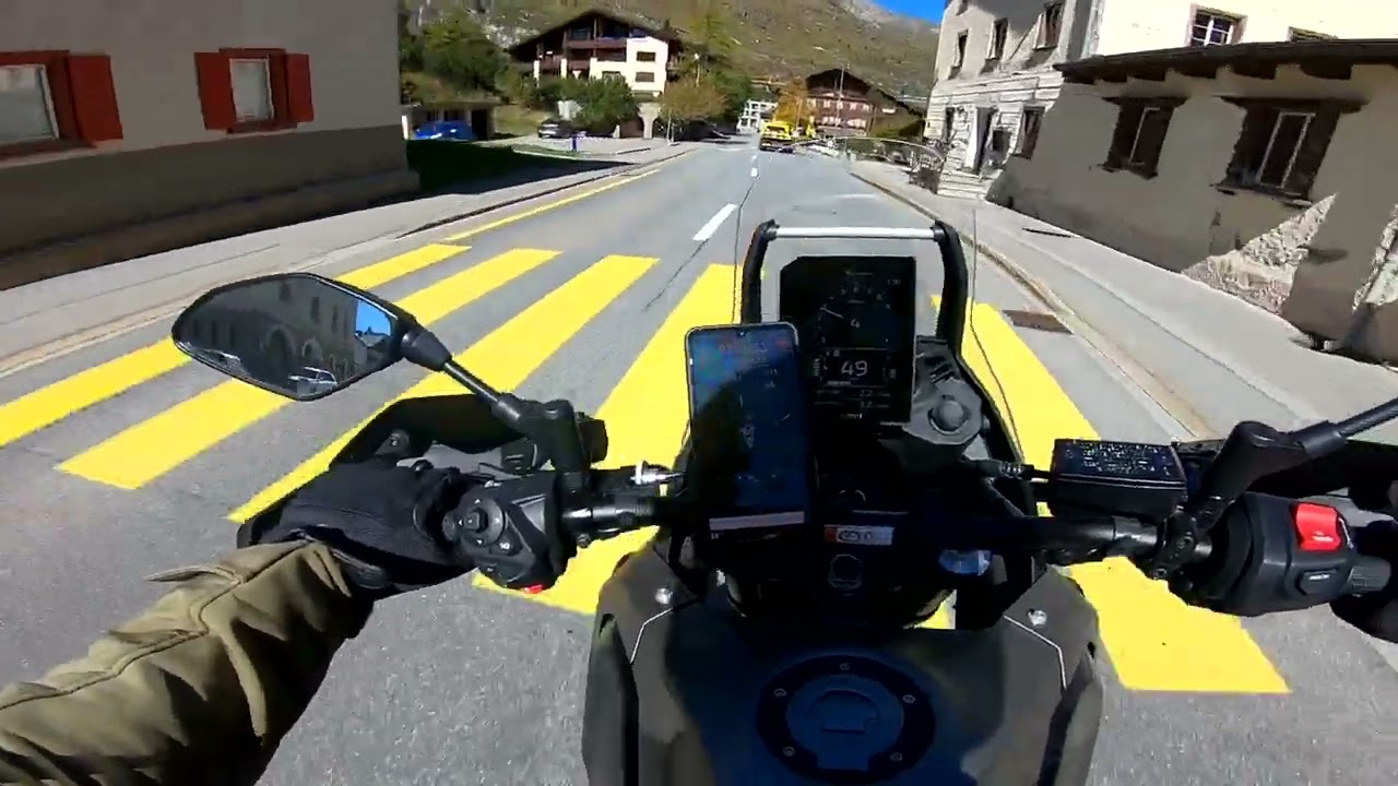 Yamaha Ténéré 700 - Maloja Pass, super carros, um Mustang barulhento, lagos, windsurf e afins...