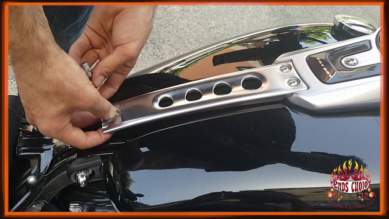 2018/2026 HARLEY-DAVIDSON&reg; FAT BOY&reg; - Detachable Leather Tank Bag Installation Guide - ENDS CUOIO