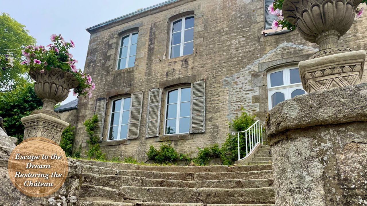 SAVING the Original Chateau STAIRCASE. Ep 58