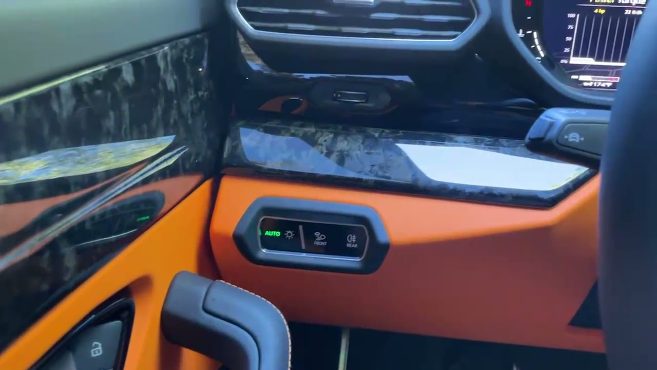 Lamborghini Urus Forged Carbon Interior