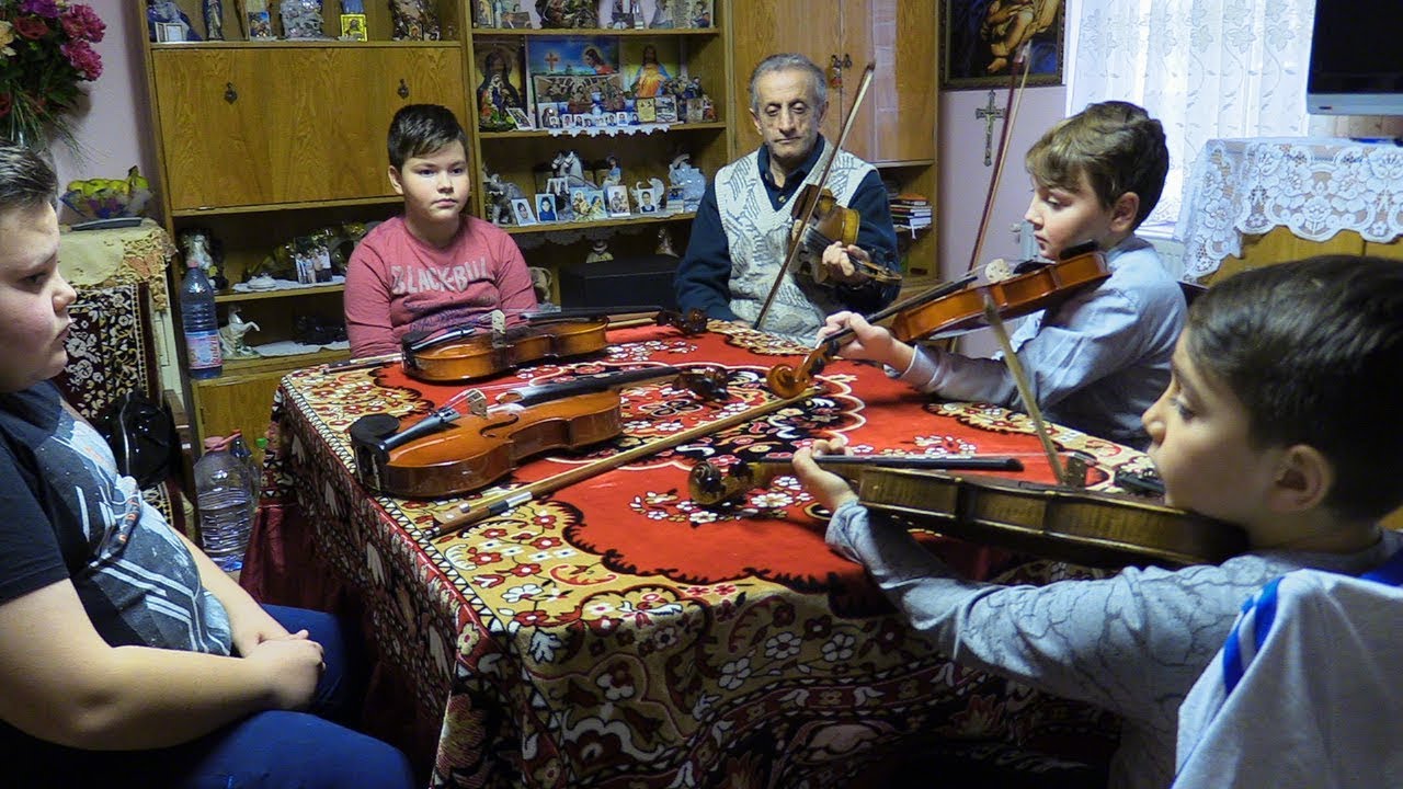 Alexandru Bob Siminic si Scoala Lautarii Ardeleni - cursuri vioara cu copiii (Cluj) 17 01 2018