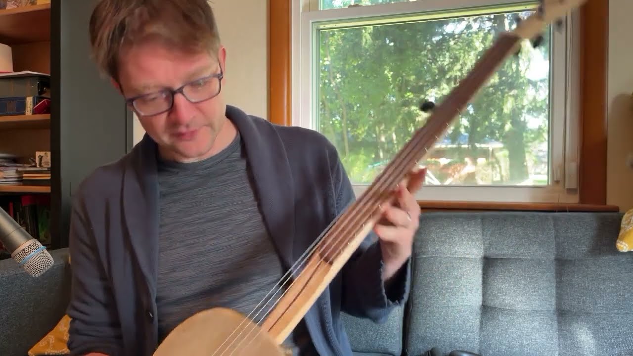 Banjo #16 demo (gourd banjo): Julie Anne Johnson/Julianne Johnson