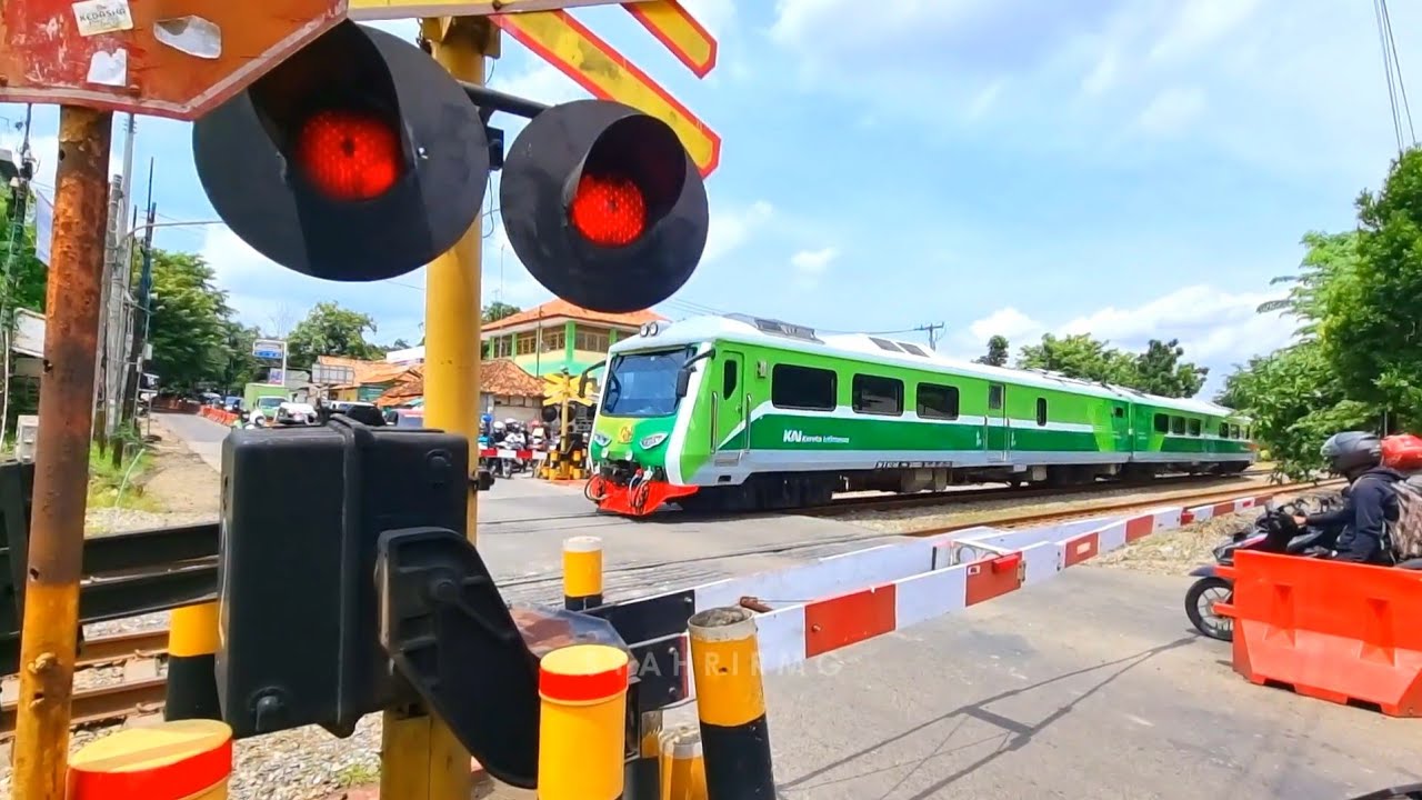 Perlintasan Kereta Api Pasar Jum'at Purwakarta
