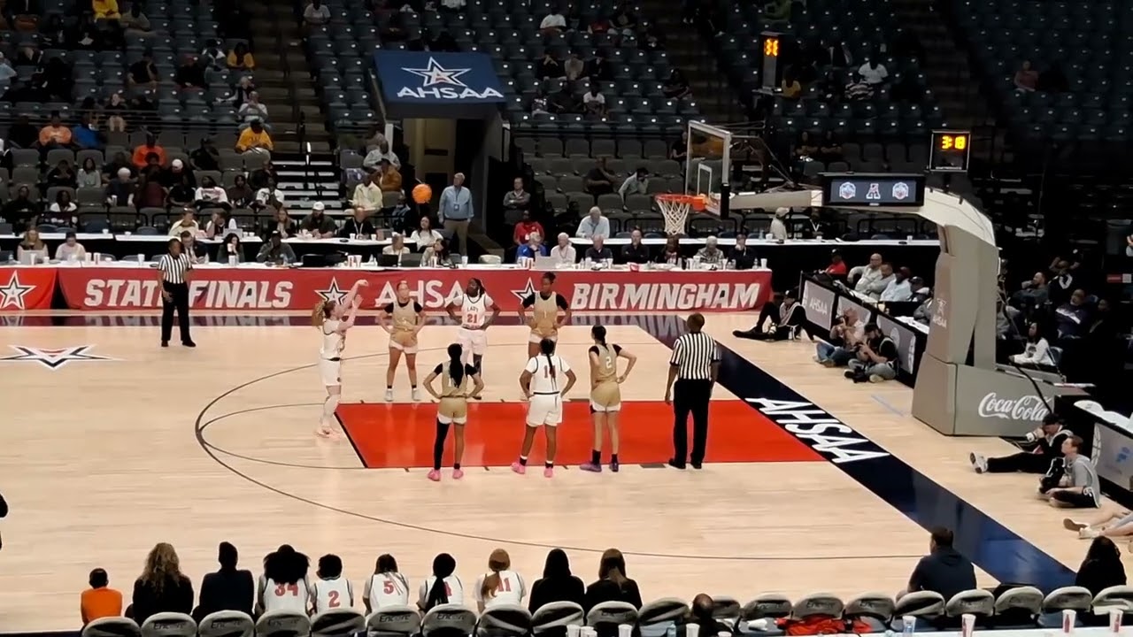 🏀 Moody vs. Charles Henderson 3rd Quarter | AHSAA 5A girls Final Four #CoachVeeTV 