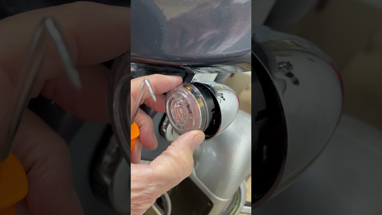 2019 Harley Davidson CVO Street Glide - LED Front Turn Signal Install