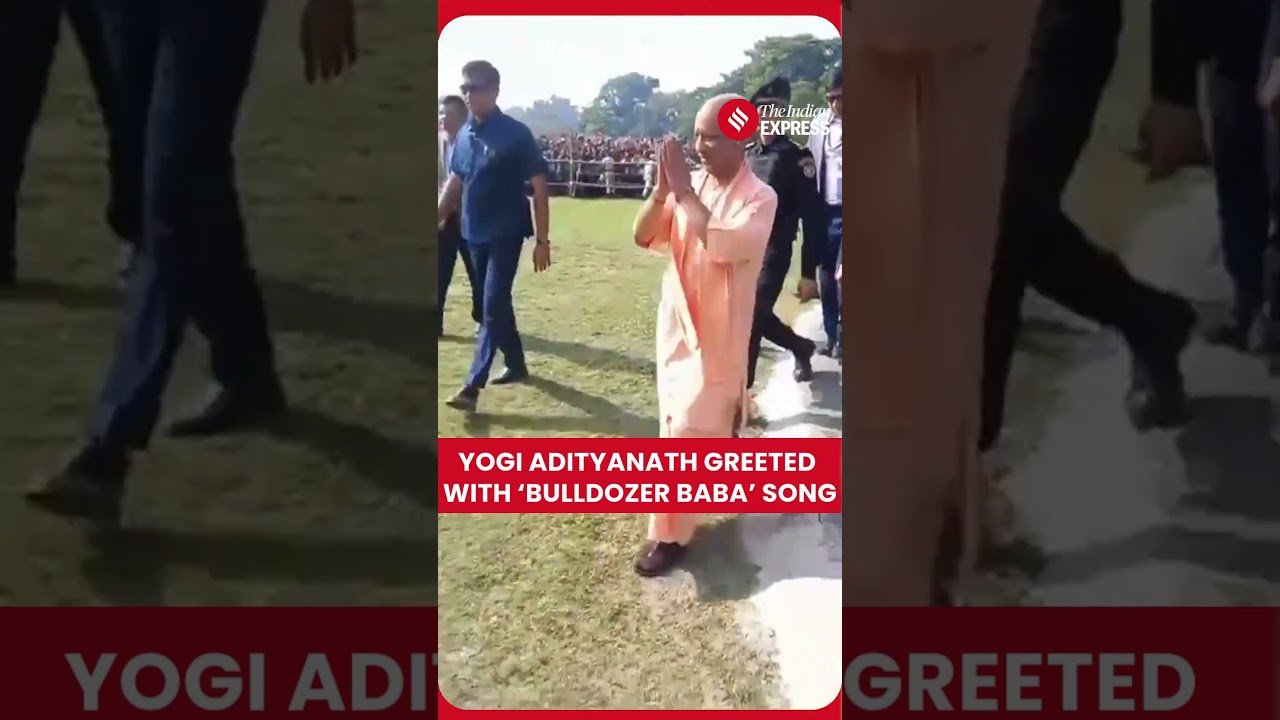&lsquo;I Love You Yogi Baba&rsquo; Song Sets Bihar Rally Ablaze as CM Yogi Adityanath Campaigns in Narpatganj
