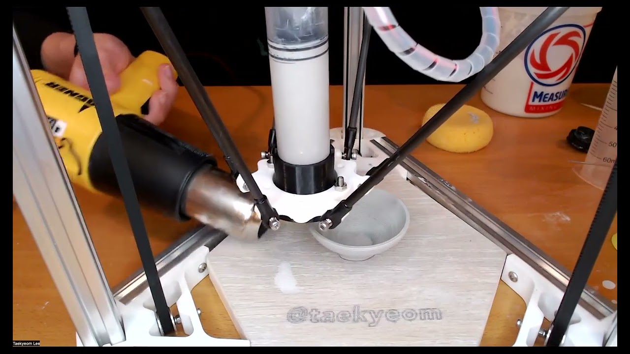 DIY ceramic 3D printer 018 - printing and prepping clay simultaneously
