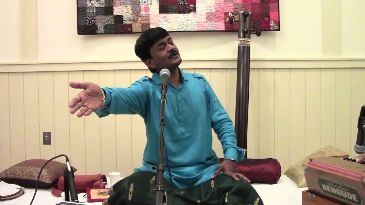 Sri Jayateerth Mevundi rendering Raag Malkauns at a concert organised by 