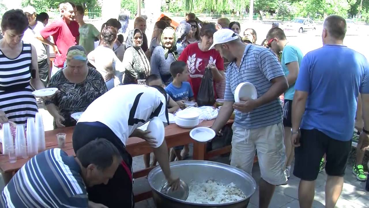 Християни и мюсюлмани в село Дъбница, с общ курбан гониха днес зла прокоба от селото