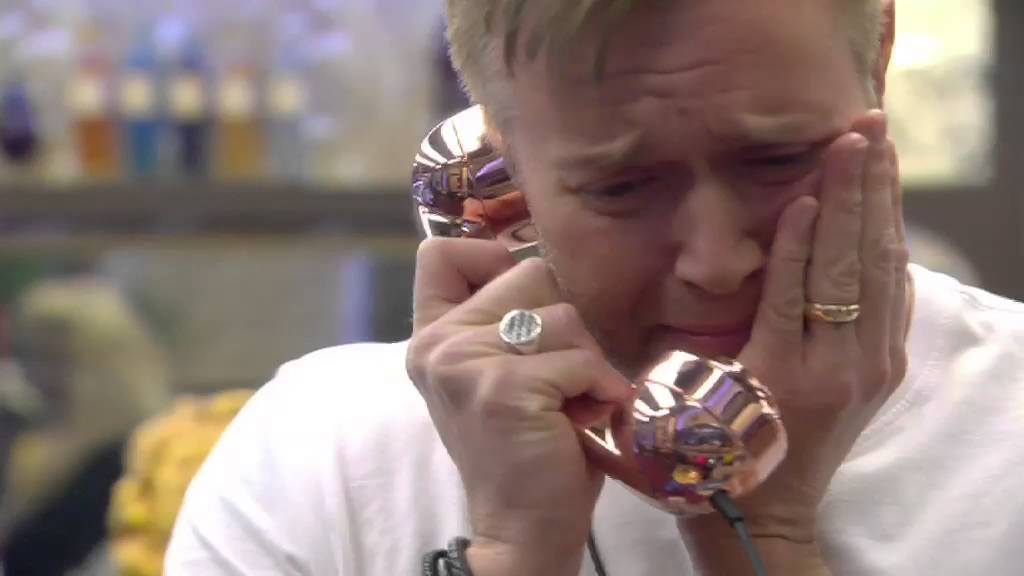 Darren gets an emotional phone call | Day 24
