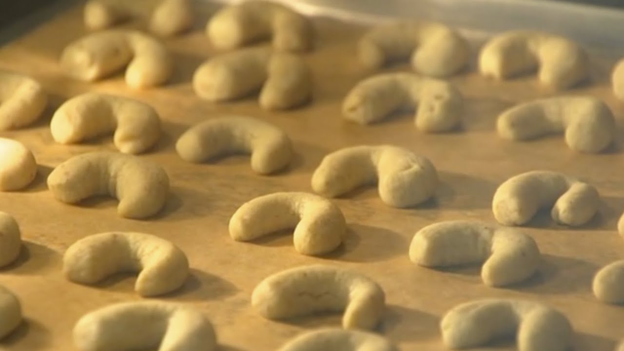 Rezept für perfekte Vanillekipferl - mit Ursula Weber (Petit Desserts) l Steiermark TV