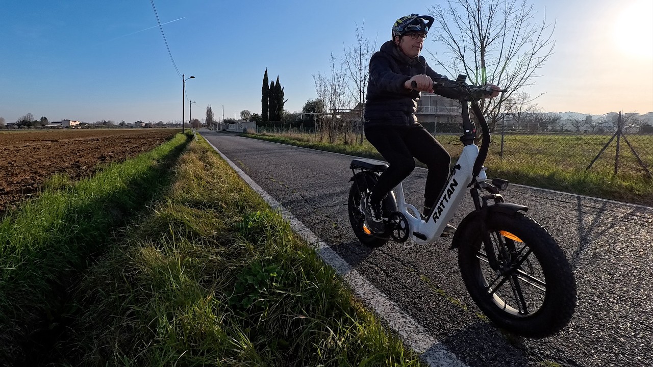 UNA BICI ELETTRICA SCORBUTICA MA CON 120KM DI AUTONOMIA TEST RATTAN LF PPRO 2026