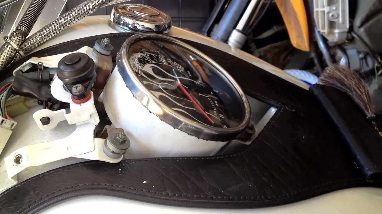 Changing the speedo face on my cruiser XVZ1300 XVZ 1300 Yamaha Royal Star