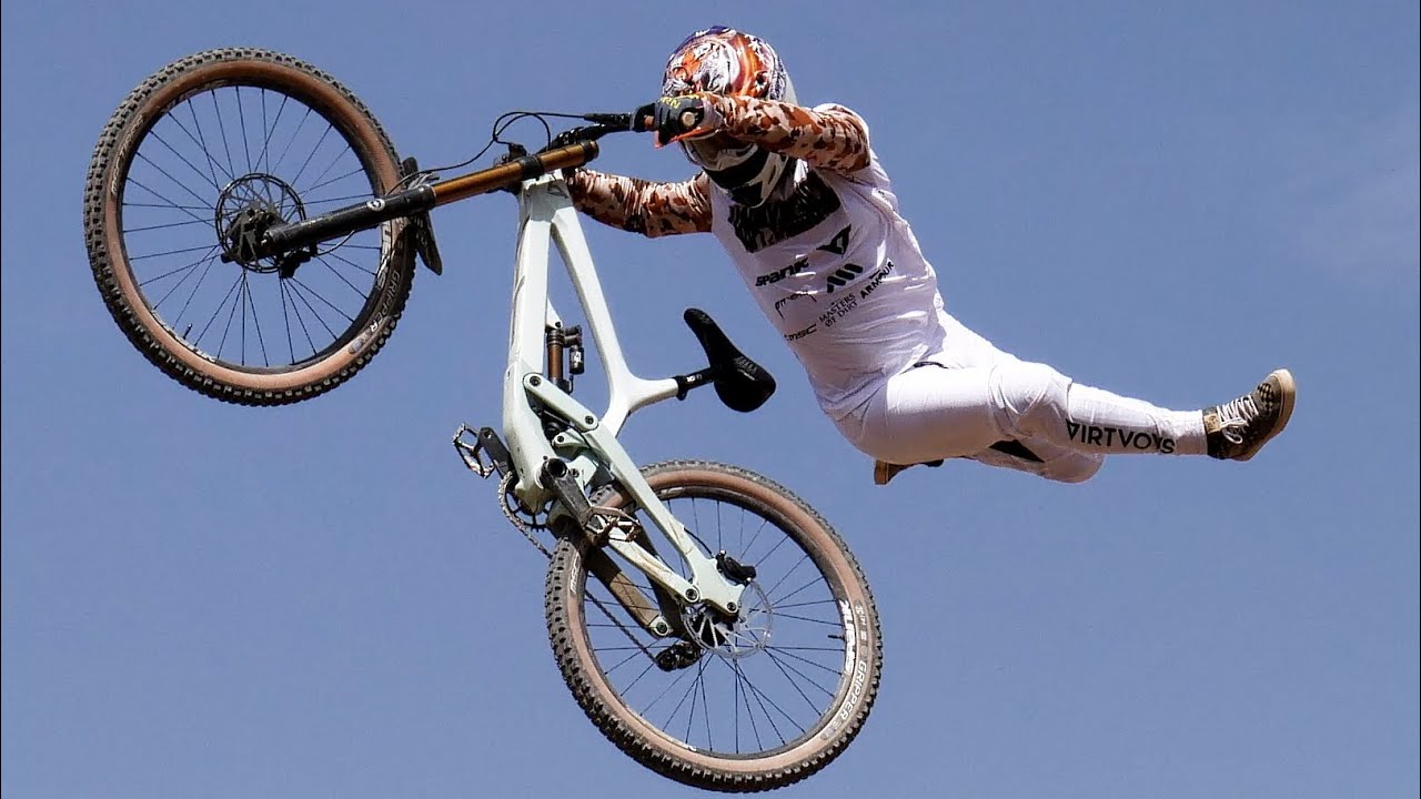 RIDING MTB BIKEPARK BIKETRAILS VALENCIA - Bienvenido Aguado