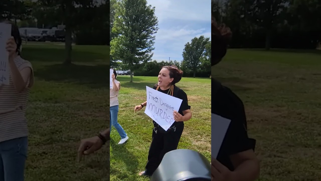 Woman and her daughter protest against Lindsay Clancy outside courthouse #shorts